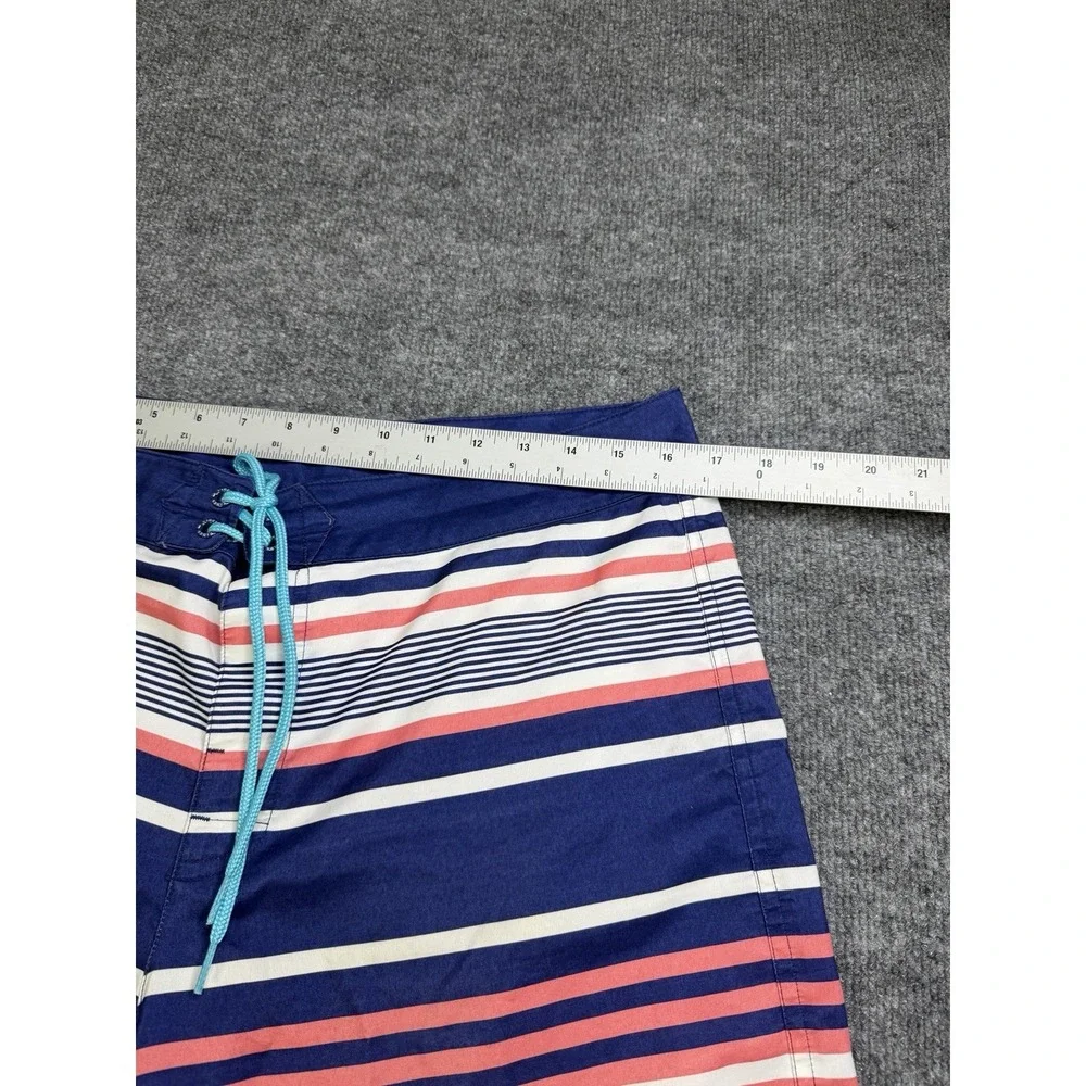 Vineyard Vines Americana Stripe Men's Sz 33 Board Shorts‎ Swim Pool Summer Beach